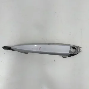 Älä missaa tarjousta - Door handle out front left - A83 glacier-silber metallic 51217433843 51 21 7 433 843 7433843